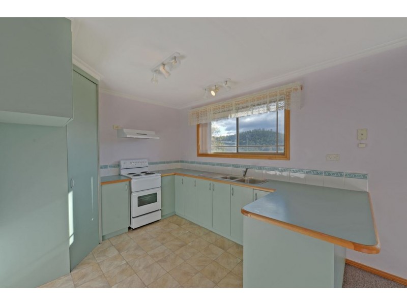 1a Nubeena Street, Lindisfarne TAS 7015
