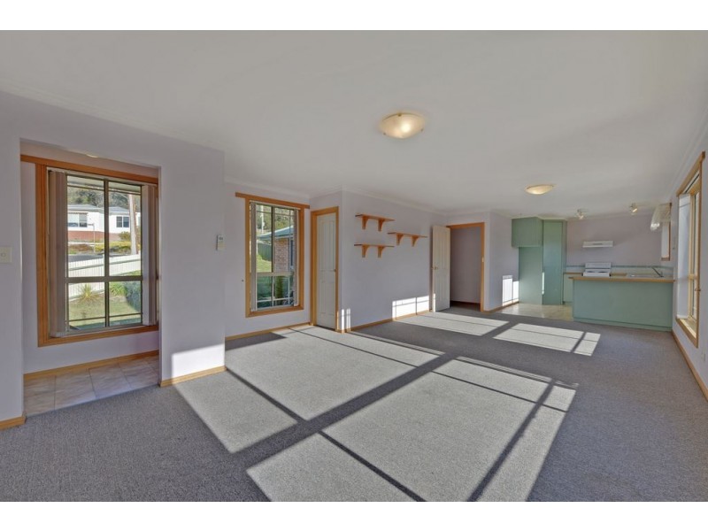 1a Nubeena Street, Lindisfarne TAS 7015