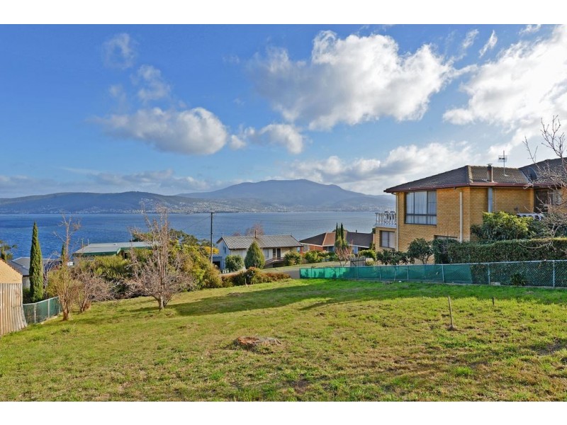 242 Carella Street, Howrah TAS 7018