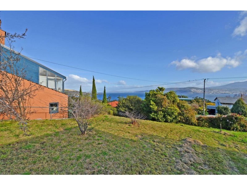 242 Carella Street, Howrah TAS 7018