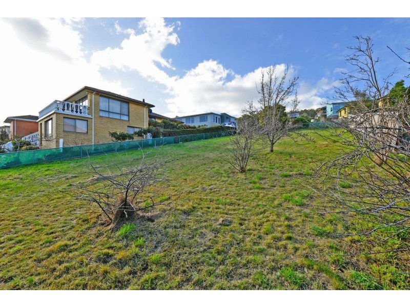 242 Carella Street, Howrah TAS 7018