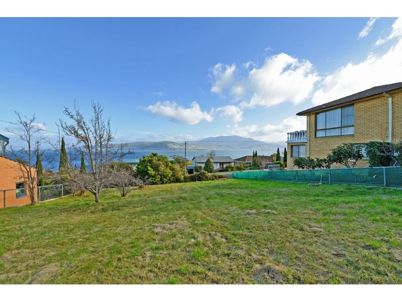 242 Carella Street, Howrah TAS 7018