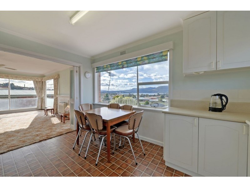 2 Kingswood Crescent, Berriedale TAS 7011