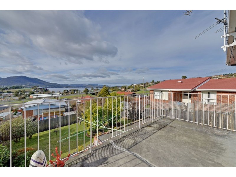 2 Kingswood Crescent, Berriedale TAS 7011