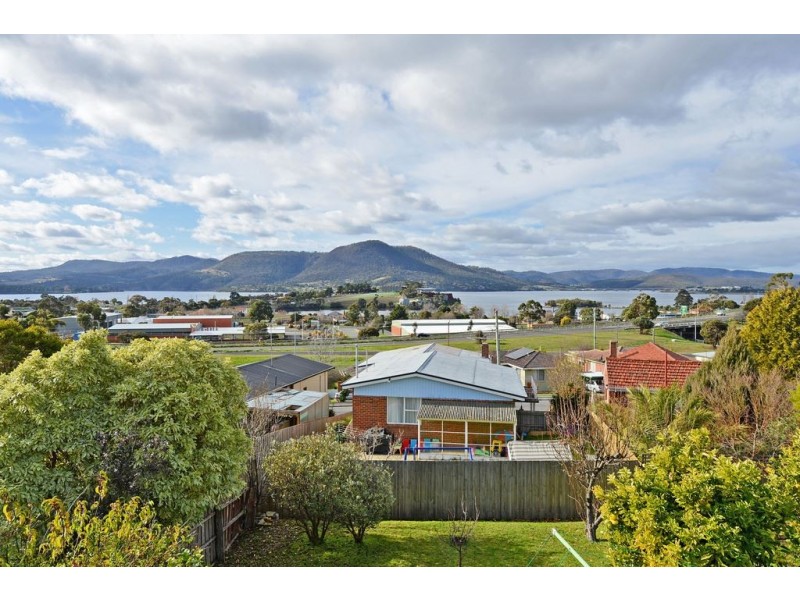 2 Kingswood Crescent, Berriedale TAS 7011