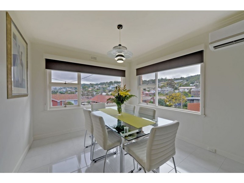 11 Coolangatta Street, Lindisfarne TAS 7015