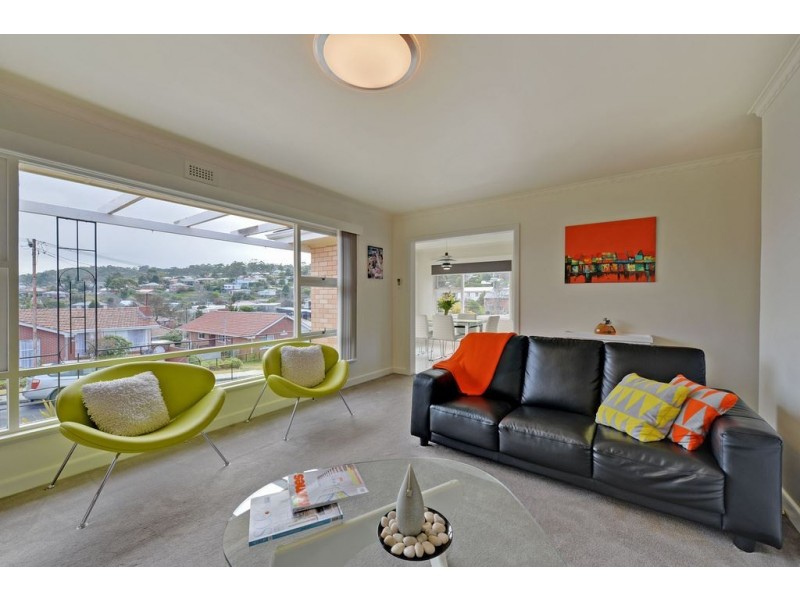 11 Coolangatta Street, Lindisfarne TAS 7015