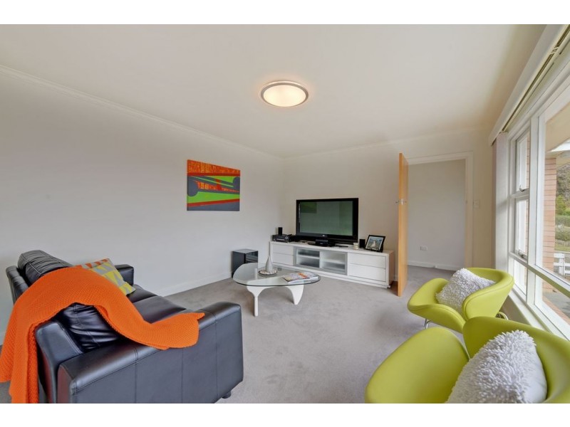 11 Coolangatta Street, Lindisfarne TAS 7015