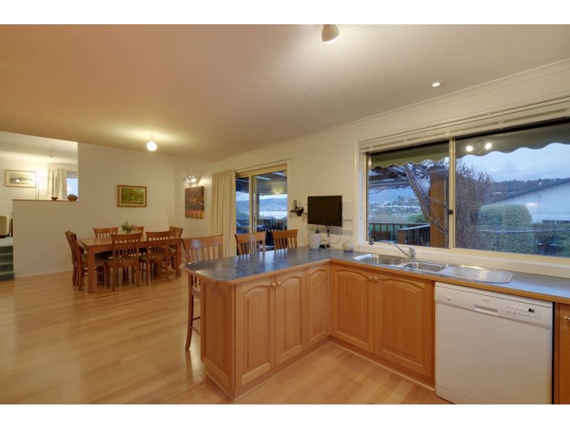 102 Cambridge Road, Bellerive TAS 7018