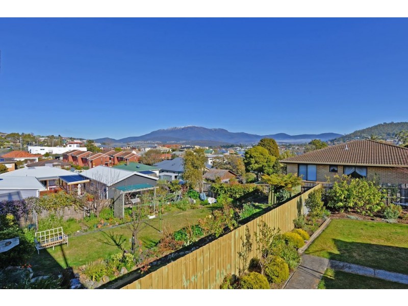 135 East Derwwent Highway, Lindisfarne TAS 7015