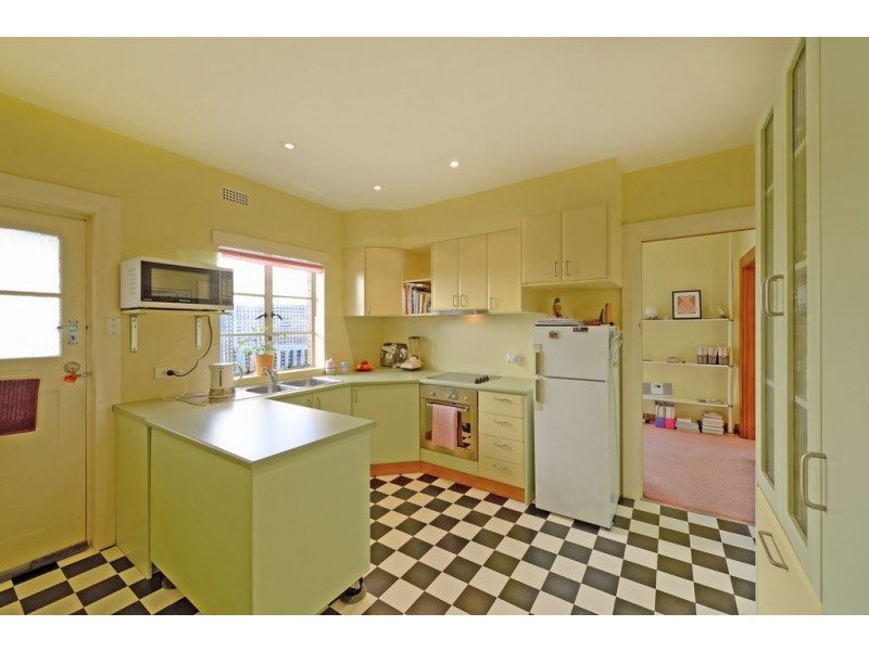 135 East Derwwent Highway, Lindisfarne TAS 7015