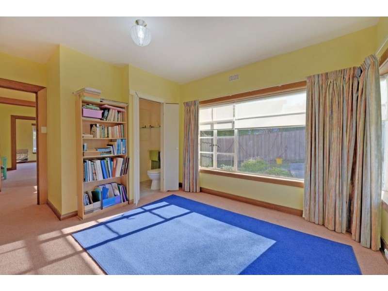 135 East Derwwent Highway, Lindisfarne TAS 7015