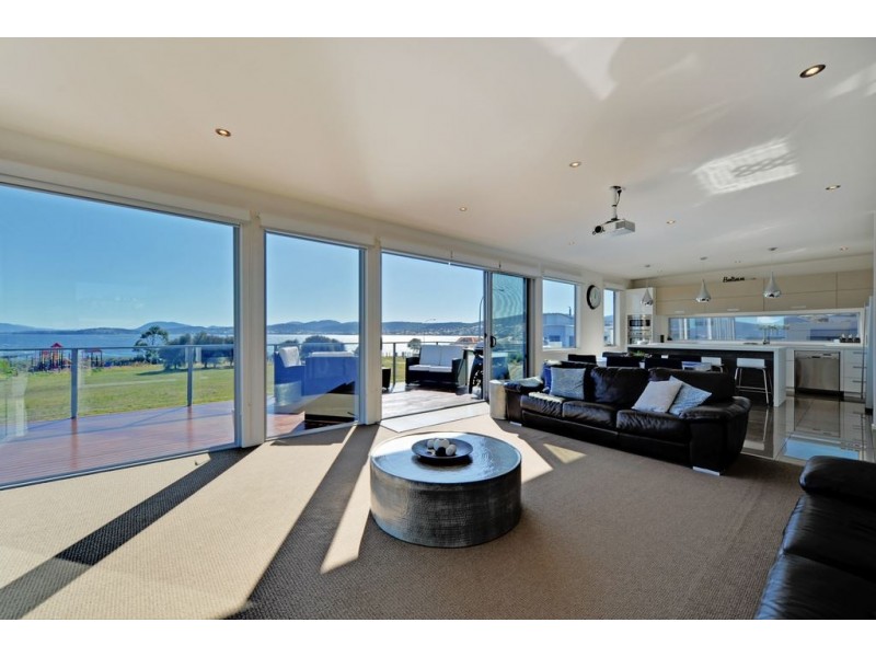32 Pindos Drive, Tranmere TAS 7018
