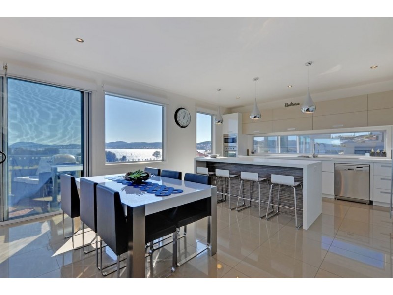 32 Pindos Drive, Tranmere TAS 7018