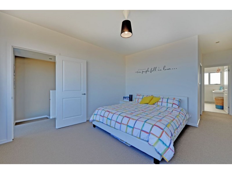 32 Pindos Drive, Tranmere TAS 7018