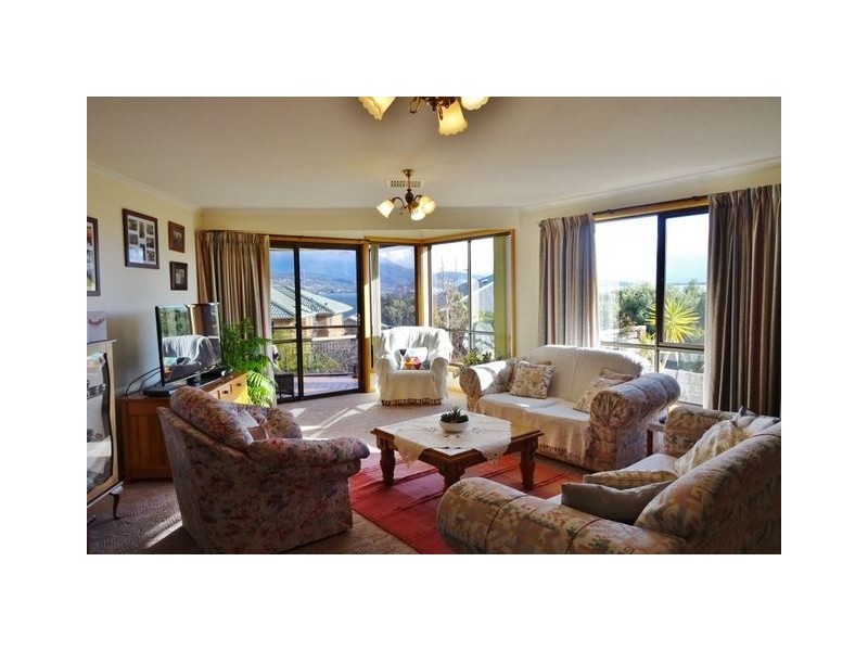 925 Oceana Drive, Tranmere TAS 7018