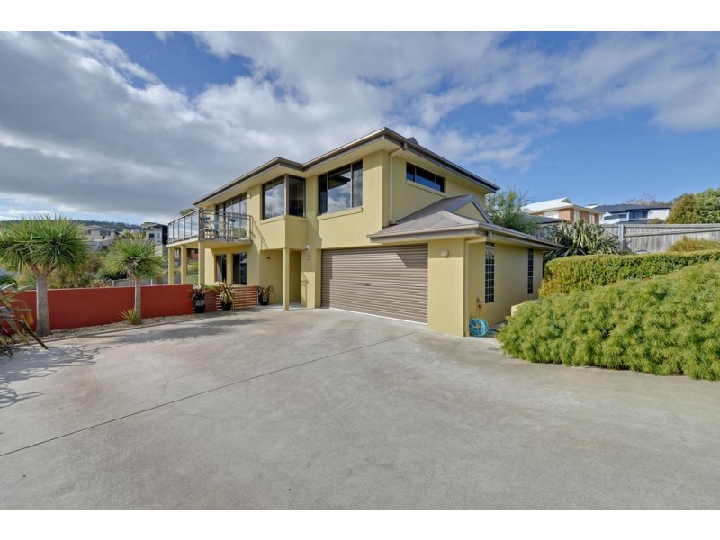 12 Arlunya Street, Tranmere TAS 7018