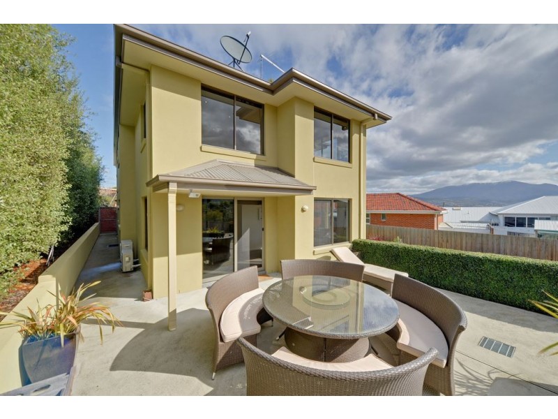12 Arlunya Street, Tranmere TAS 7018