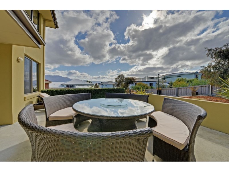 12 Arlunya Street, Tranmere TAS 7018