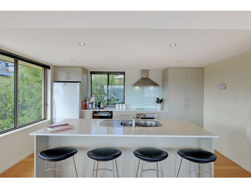 12 Arlunya Street, Tranmere TAS 7018