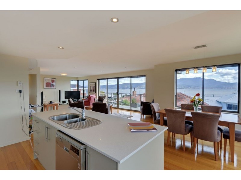 12 Arlunya Street, Tranmere TAS 7018