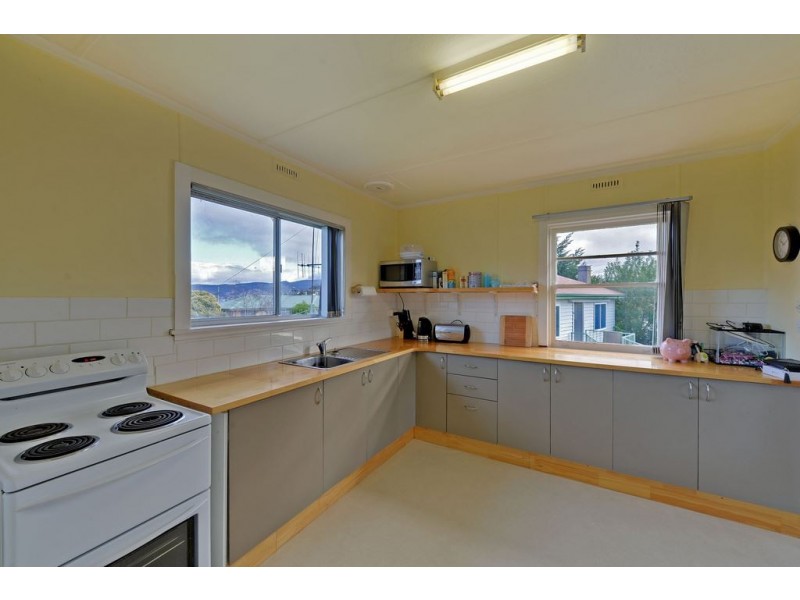 7 Lennon Place, Warrane TAS 7018