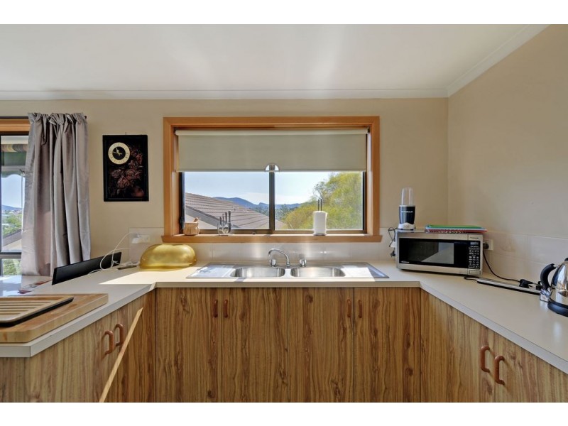 2/22B Bellevue Parade, New Town TAS 7008