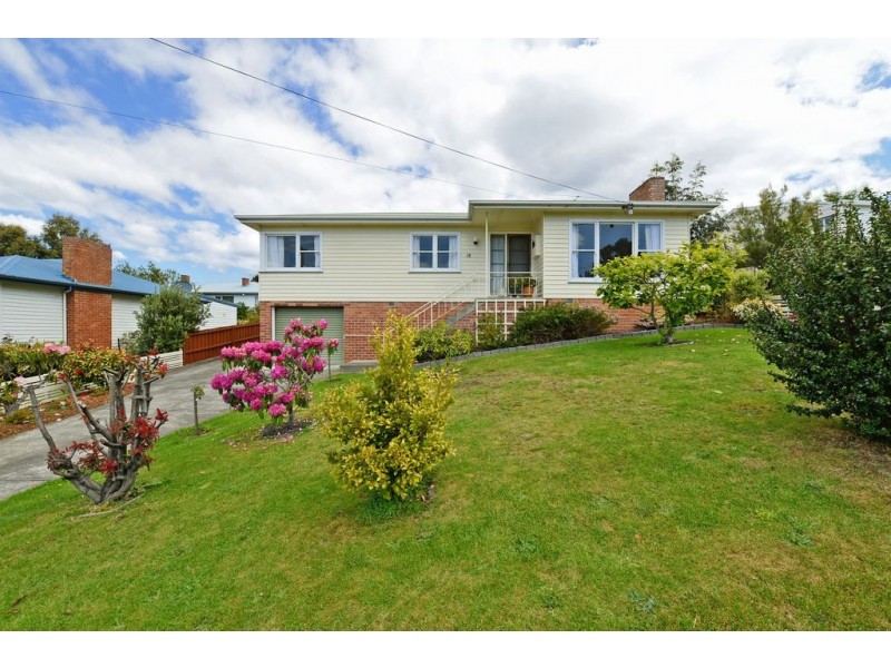 18 Girrabong Road, Lenah Valley TAS 7008