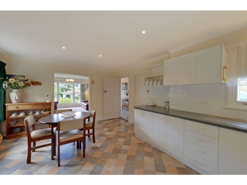 18 Girrabong Road, Lenah Valley TAS 7008