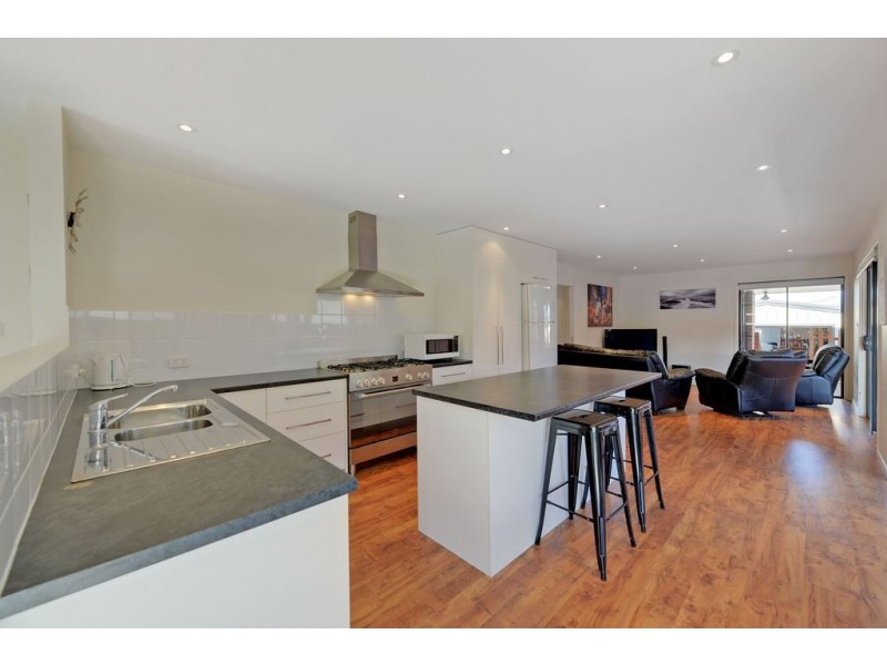 64 Mariah Crescent, Oakdowns TAS 7019