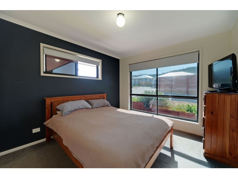 64 Mariah Crescent, Oakdowns TAS 7019