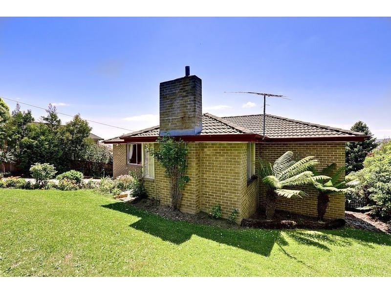 17 Hudson Crescent, Glenorchy TAS 7010