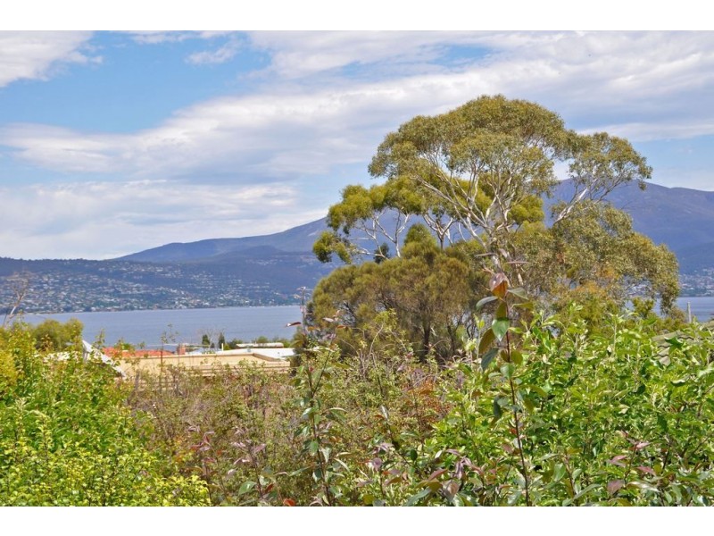 18 Minerva Street, Howrah TAS 7018