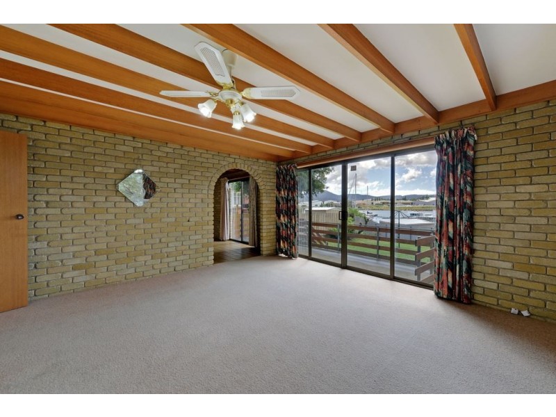 41 Gepp Parade, Derwent Park TAS 7009