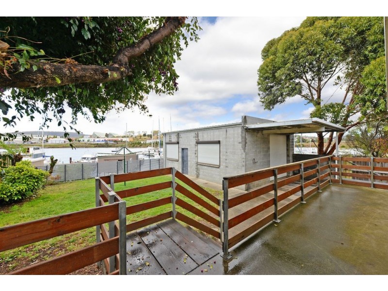 41 Gepp Parade, Derwent Park TAS 7009