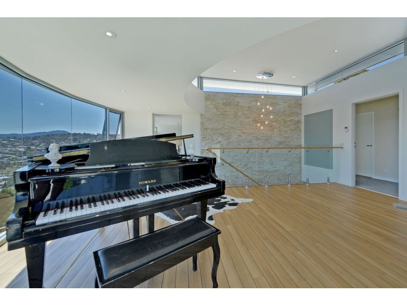 1 Ryeland Court, Rose Bay TAS 7015