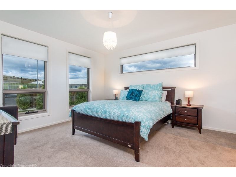 6 Vivalenett Close, Seven Mile Beach TAS 7170