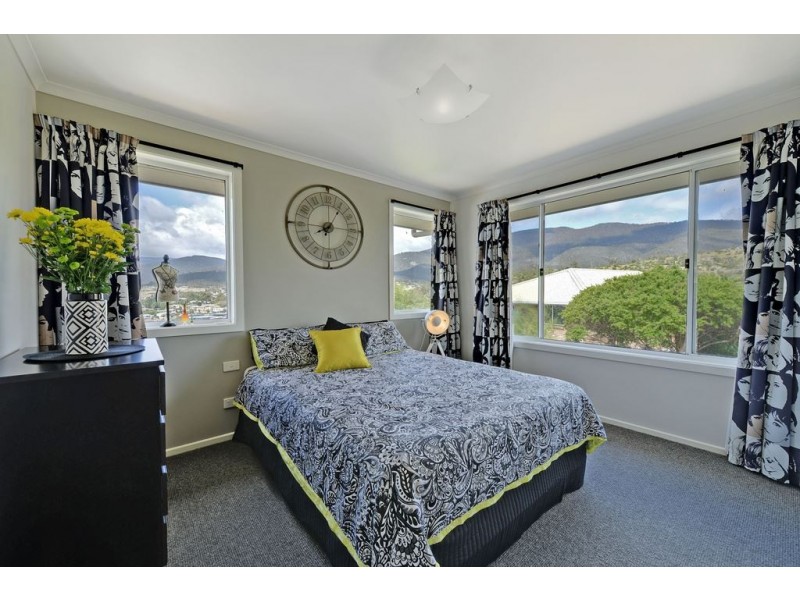 4 Kristen Court, Claremont TAS 7011