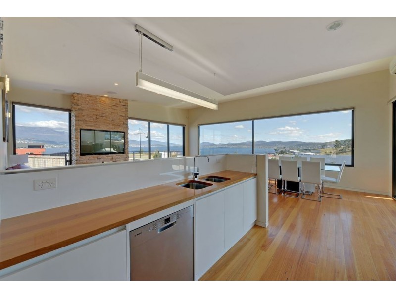 1 Regatta Place, Tranmere TAS 7018
