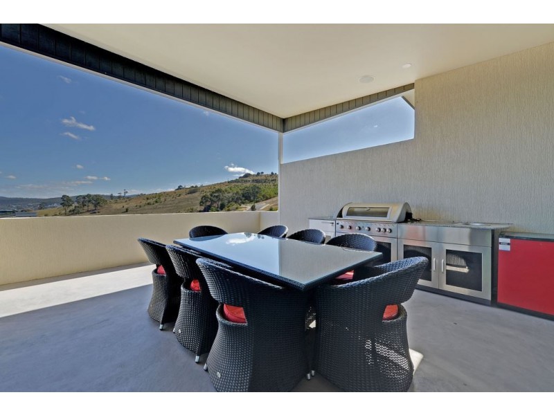 1 Regatta Place, Tranmere TAS 7018