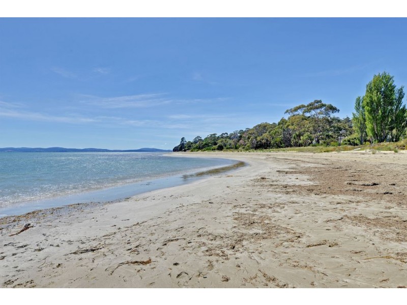 154 Bayview Road, Lauderdale TAS 7021