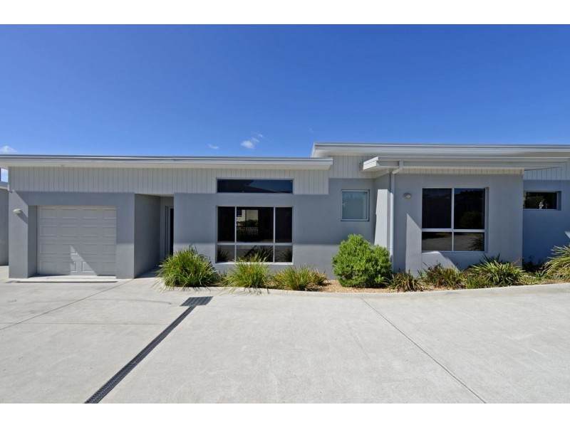 1/25 Staff Raod, Electrona TAS 7054