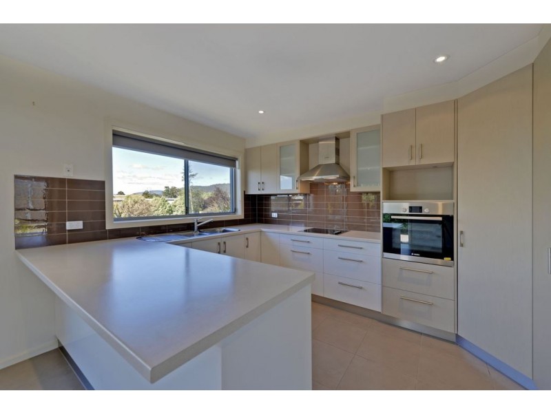 1/25 Staff Raod, Electrona TAS 7054