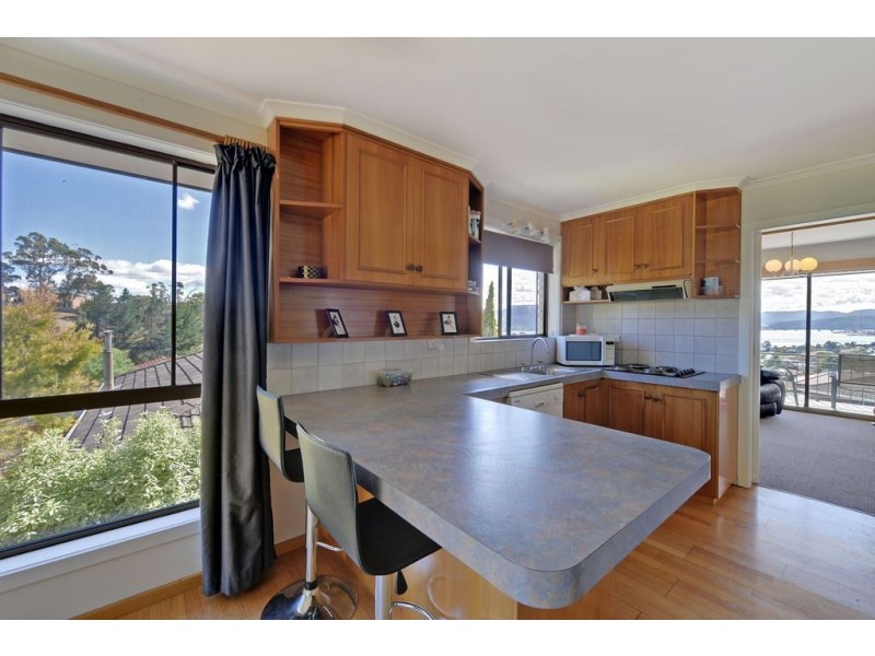 16 Selby Place, Berriedale TAS 7011
