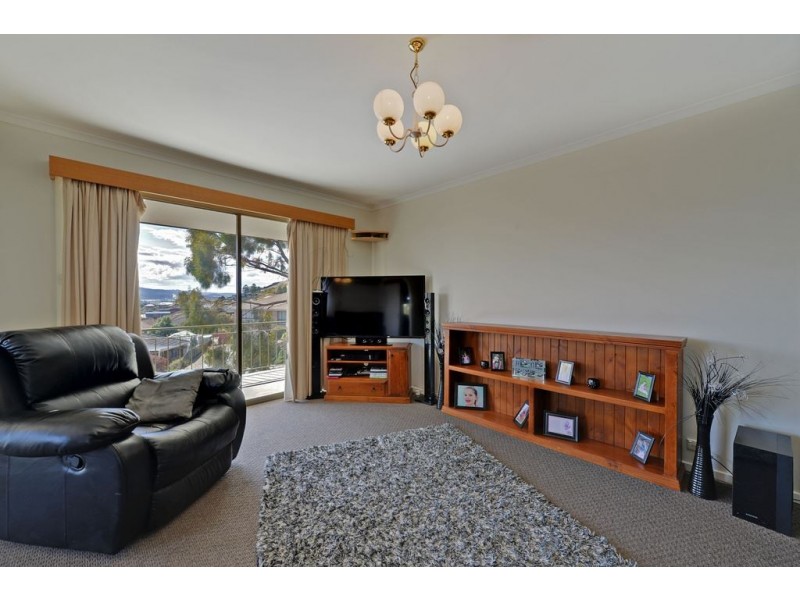 16 Selby Place, Berriedale TAS 7011