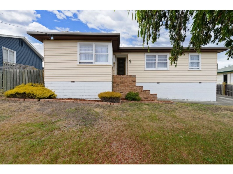 35 La Perouse Street, Warrane TAS 7018