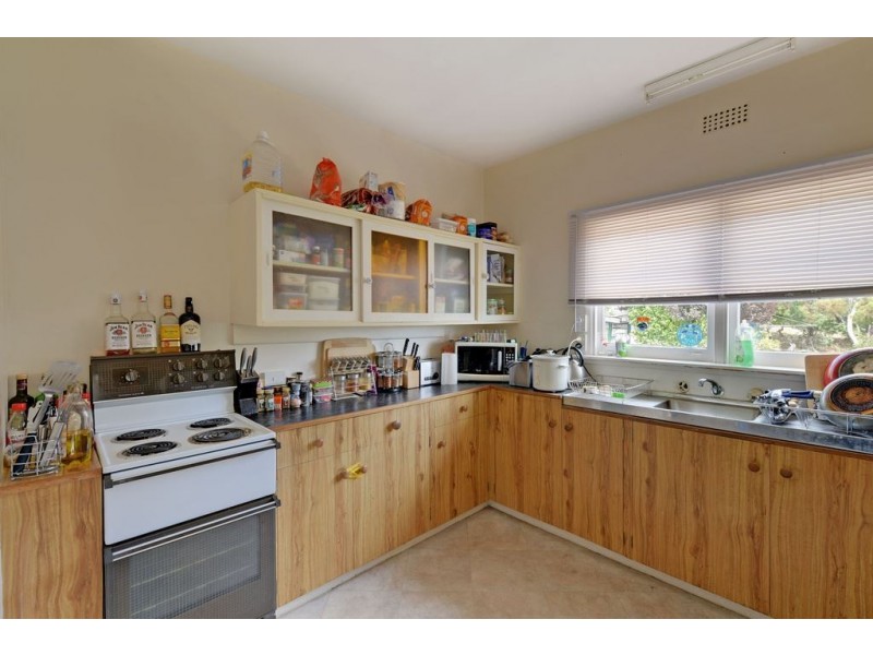 84 Gordons Hill Road, Lindisfarne TAS 7015