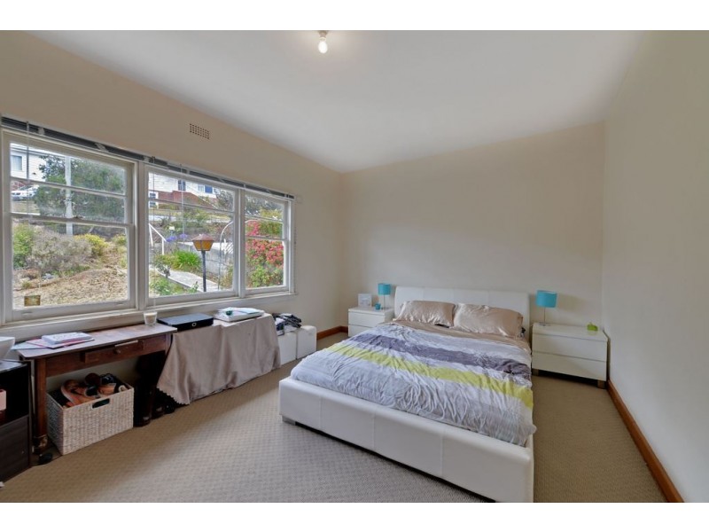 84 Gordons Hill Road, Lindisfarne TAS 7015