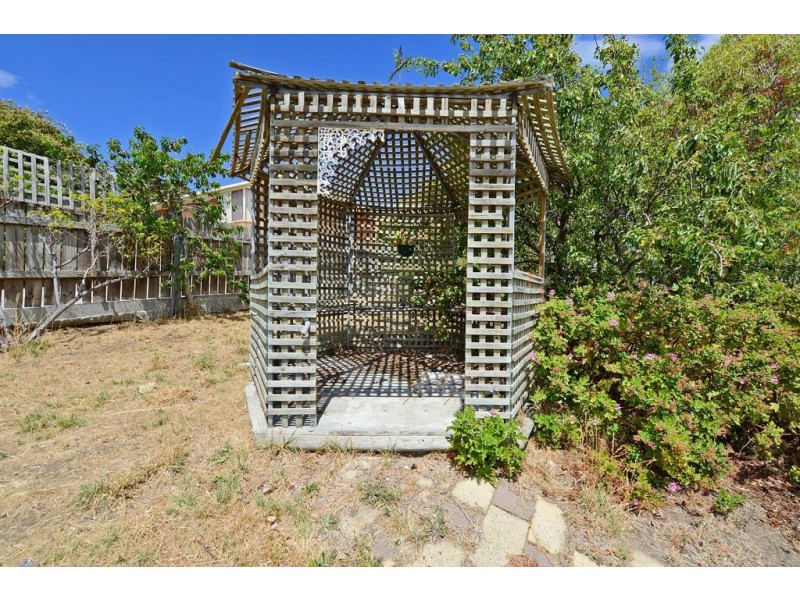 84 Gordons Hill Road, Lindisfarne TAS 7015