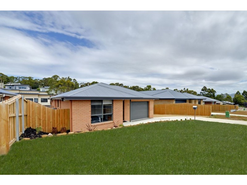 13 Dianella Drive, Blackmans Bay TAS 7052